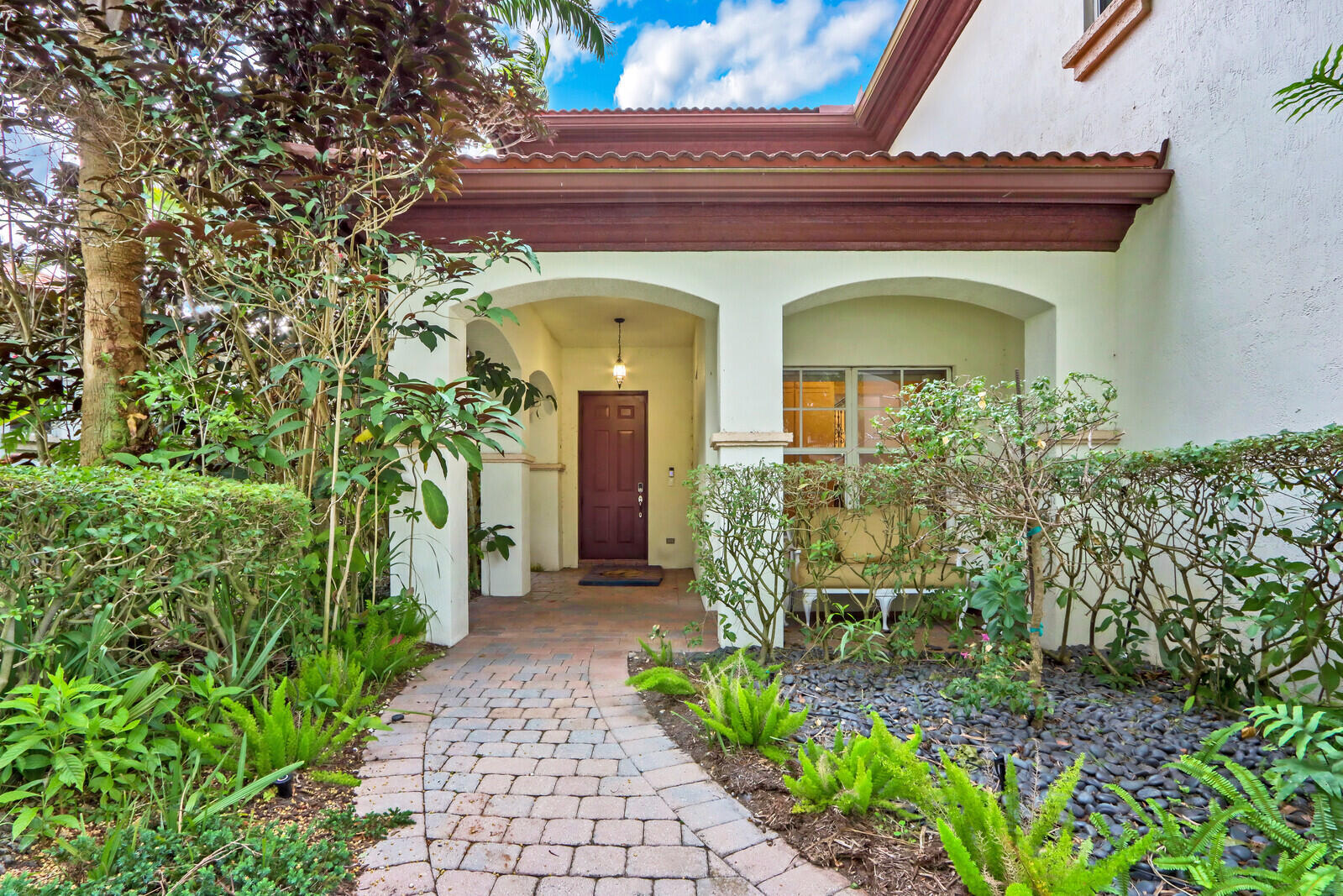 1904 Flower Drive Property Photo 3