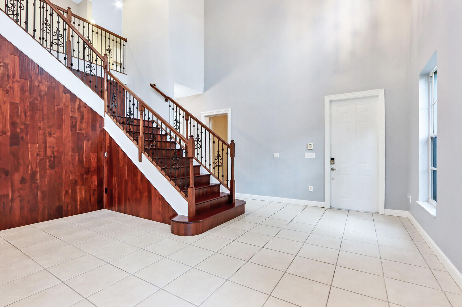 1904 Flower Drive Property Photo 4