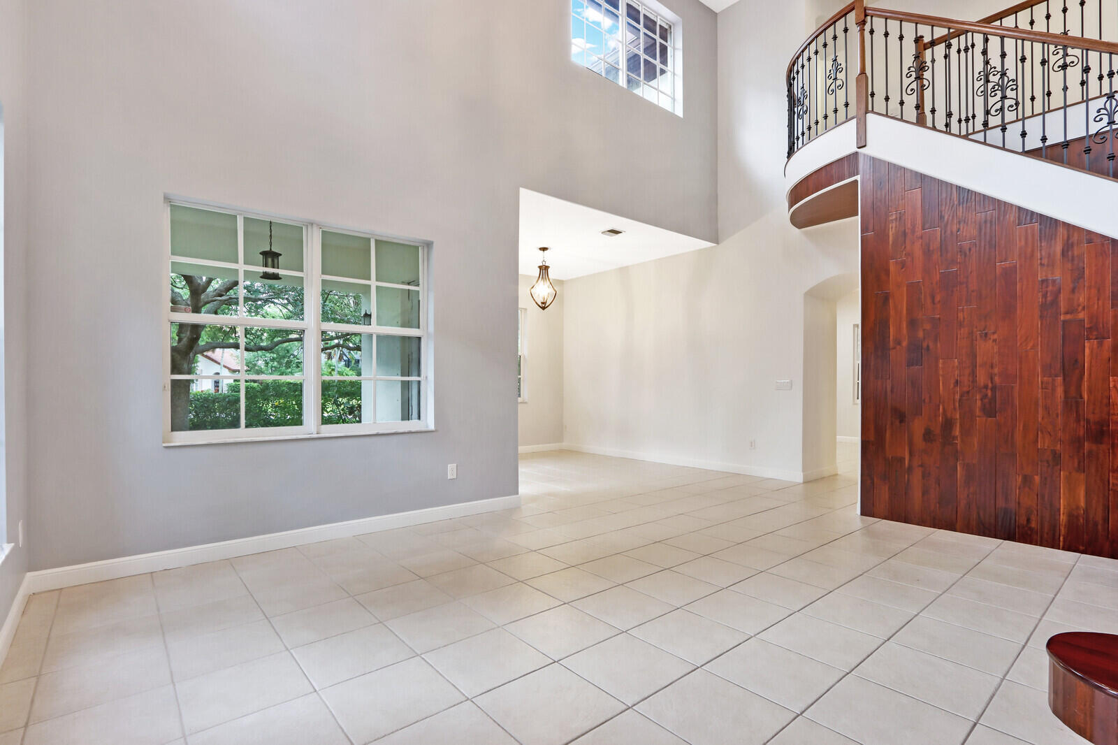 1904 Flower Drive Property Photo 6