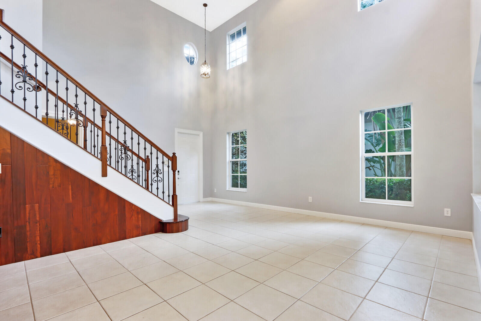 1904 Flower Drive Property Photo 8