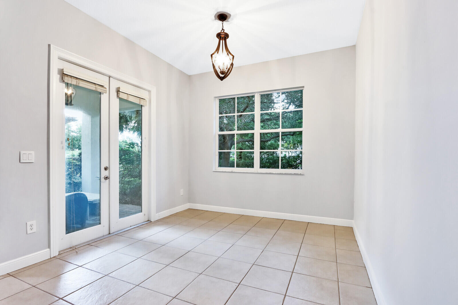 1904 Flower Drive Property Photo 11