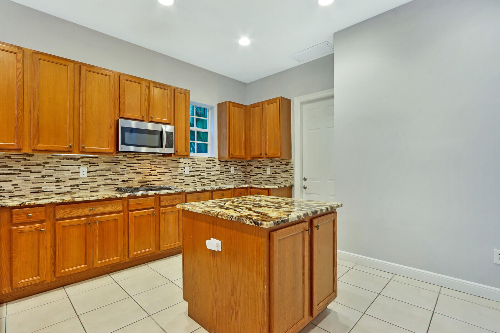 1904 Flower Drive Property Photo 15