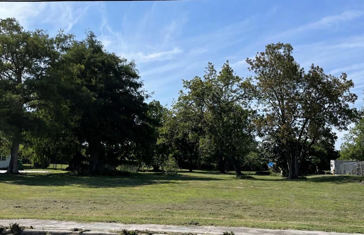 1697 Bacom Point Road Property Photo 1
