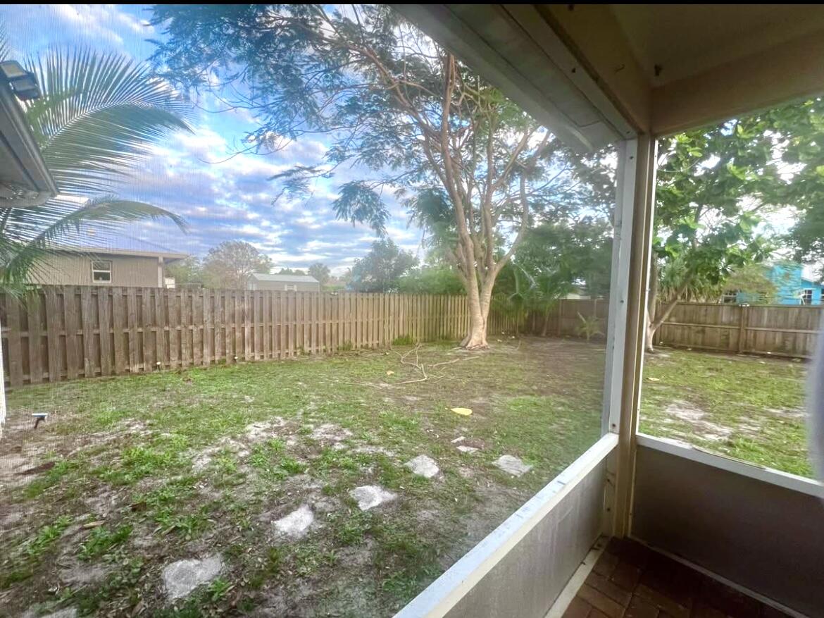 850 Sw Durham Terrace Property Photo 13