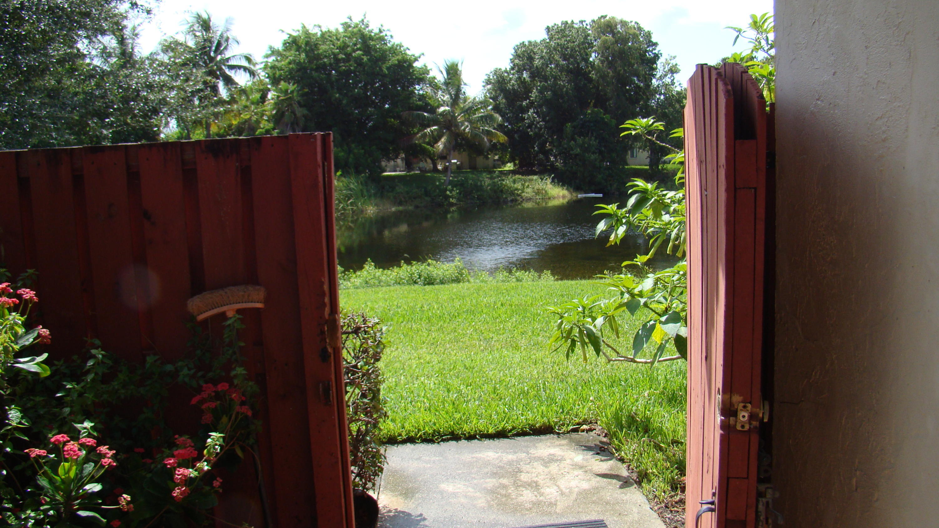 3845 Victoria Drive Property Photo 4