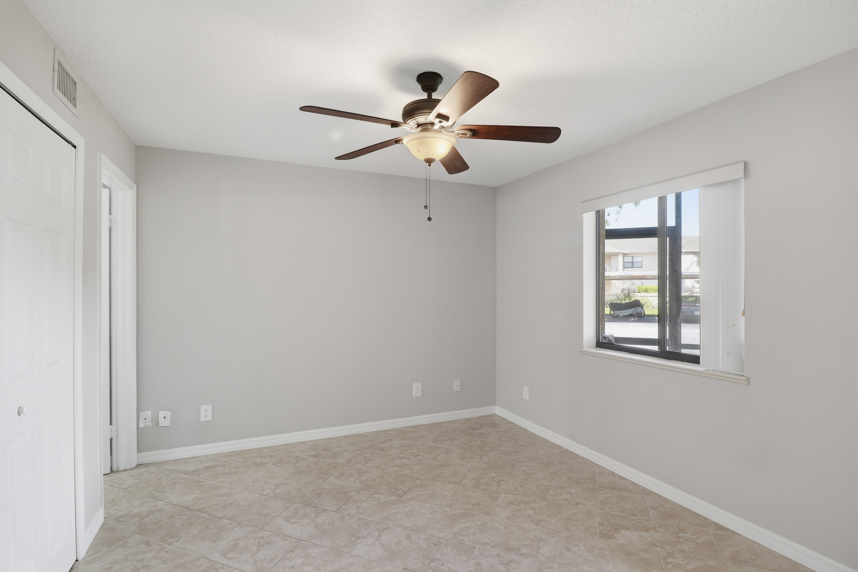 2625 Heathcote Drive 2623 Property Photo 11