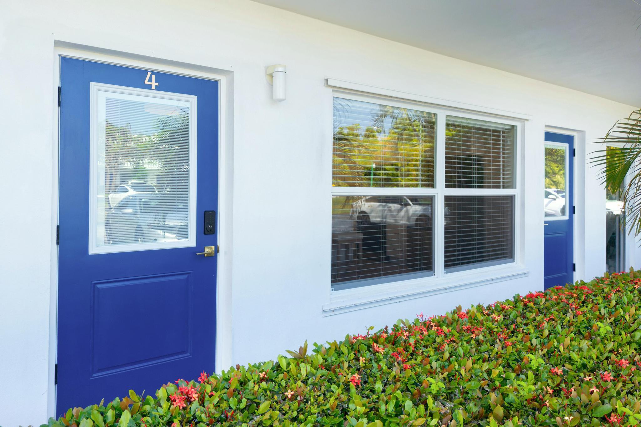 2929 Se Ocean Boulevard E4 Property Photo 3