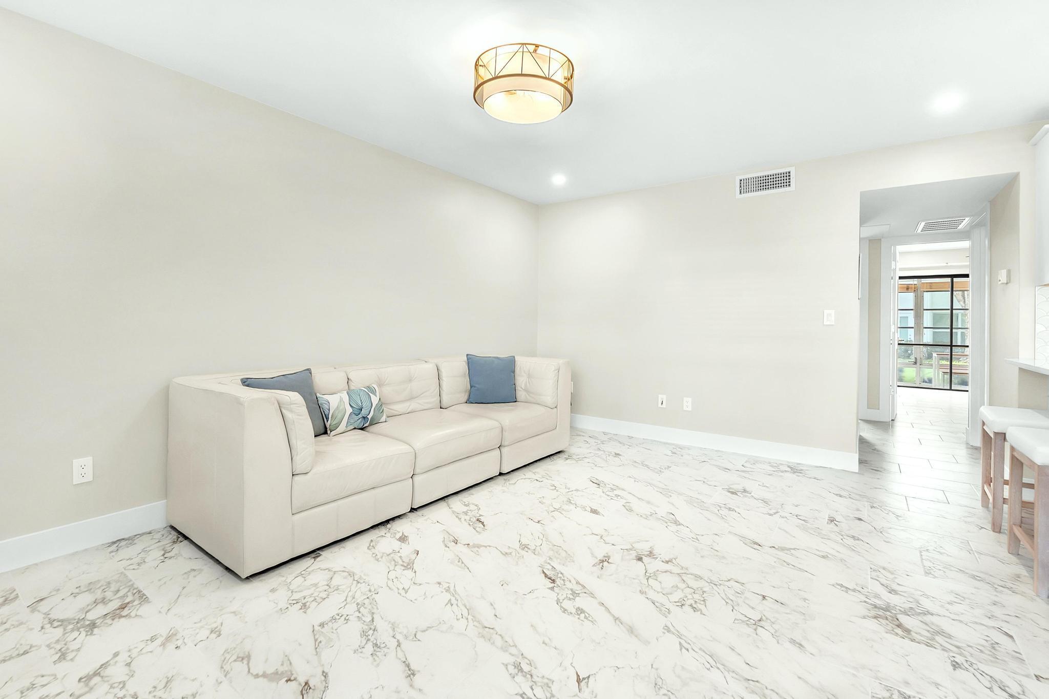 2929 Se Ocean Boulevard E4 Property Photo 13