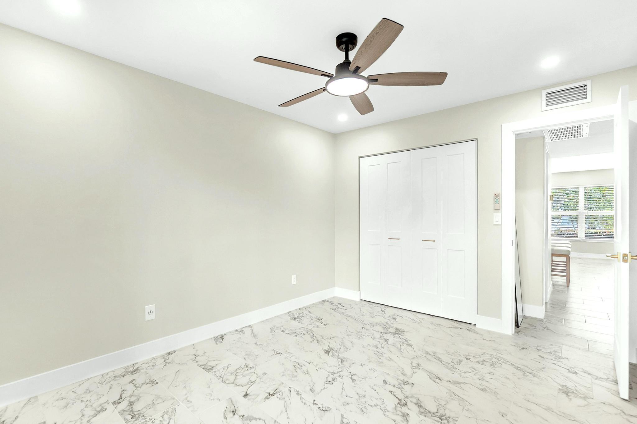 2929 Se Ocean Boulevard E4 Property Photo 18