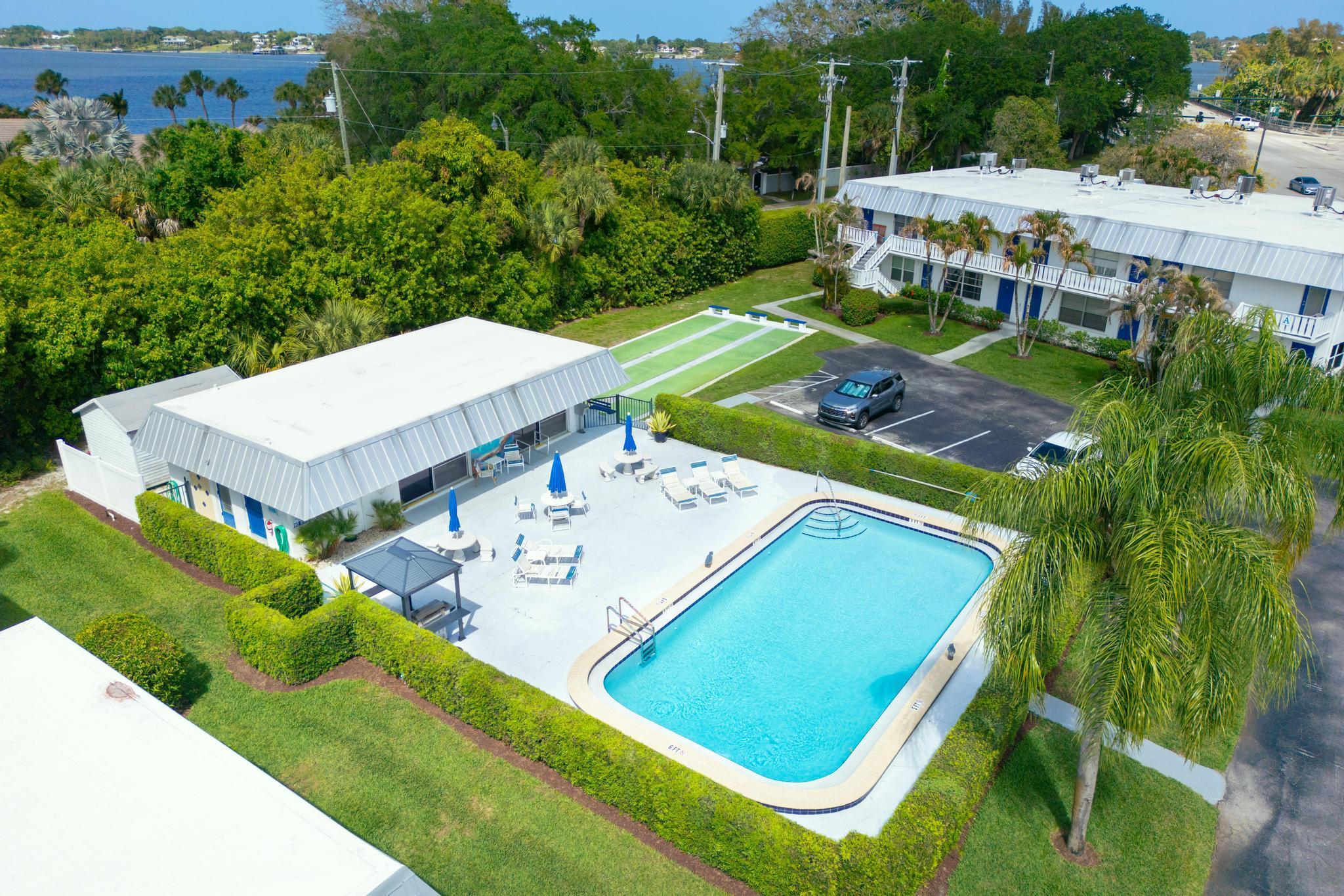2929 Se Ocean Boulevard E4 Property Photo 34