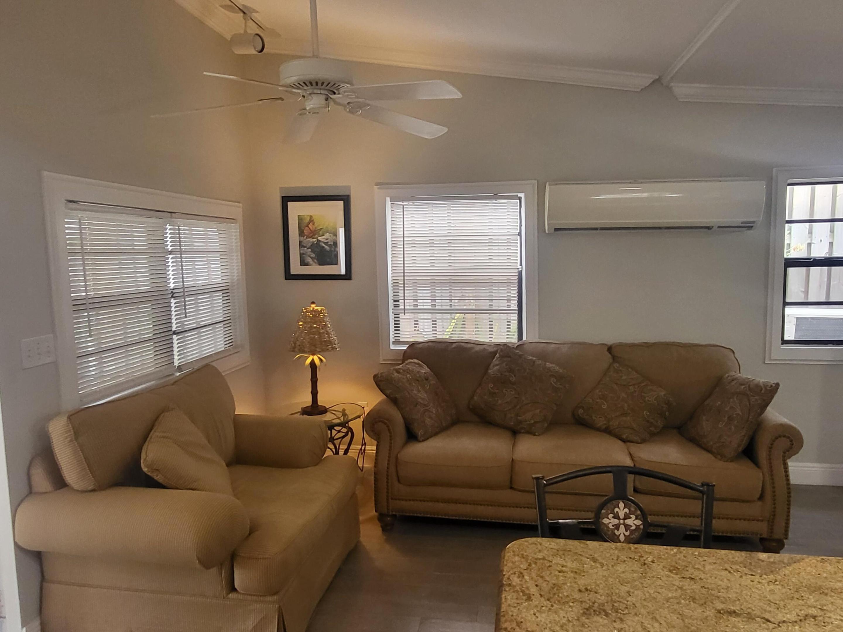 927 S Palmway Property Photo 9