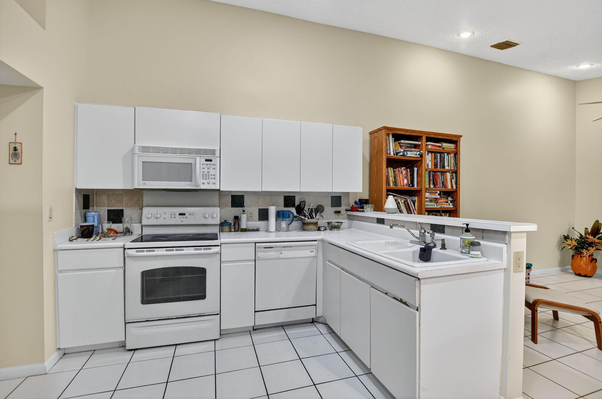 20803 Cabrillo Way Property Photo 11