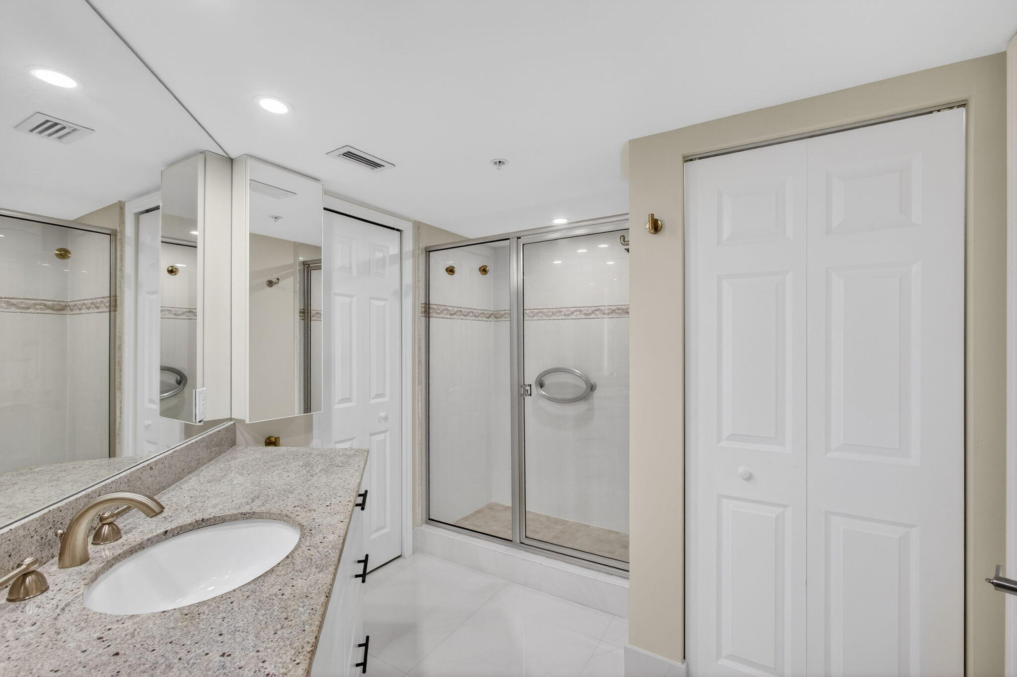 3000 N Ocean Drive 2 F Property Photo 17