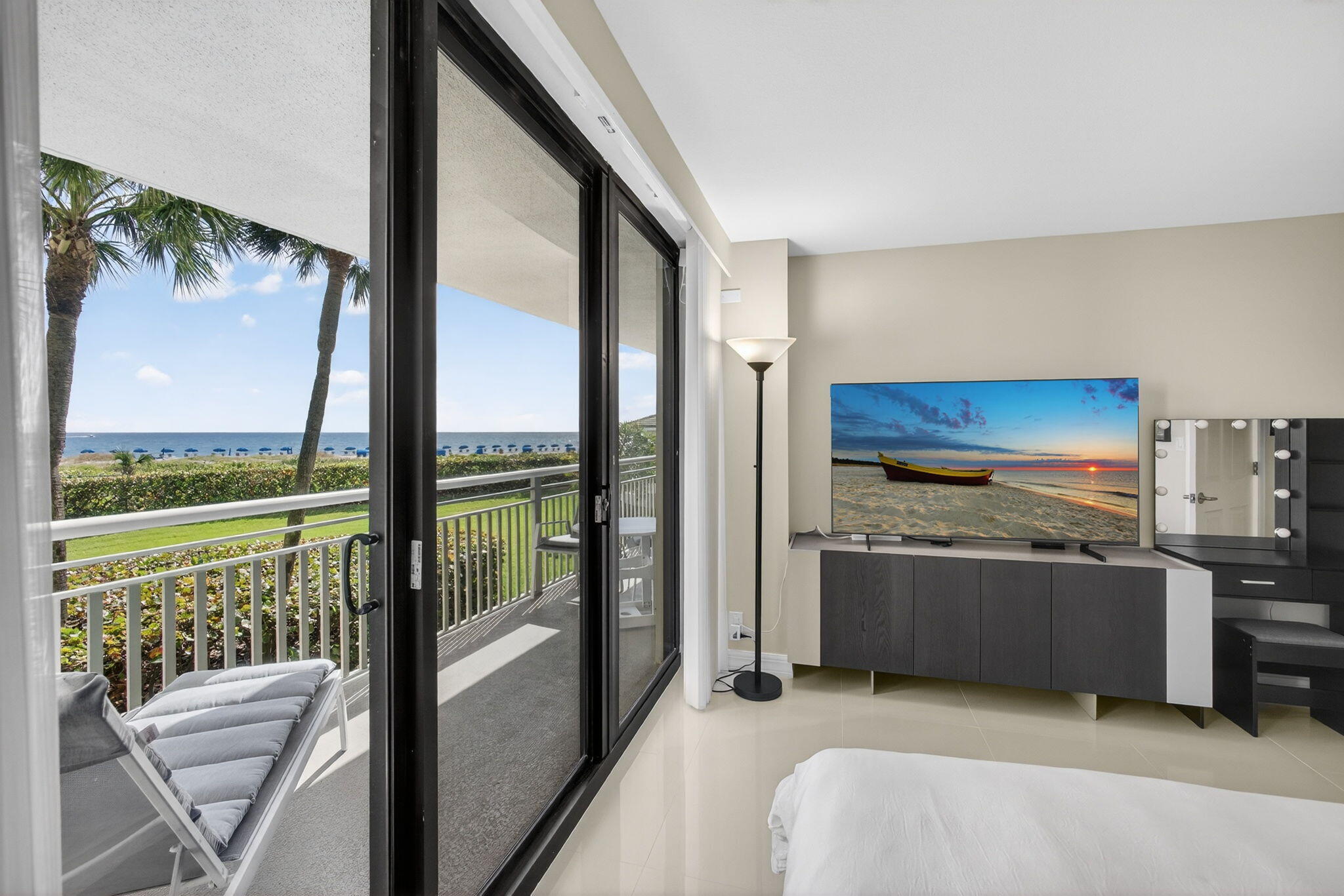 3000 N Ocean Drive 2 F Property Photo 21