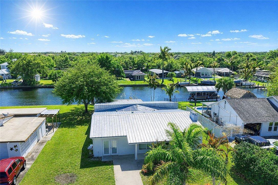 241 14th Place Property Photo 1
