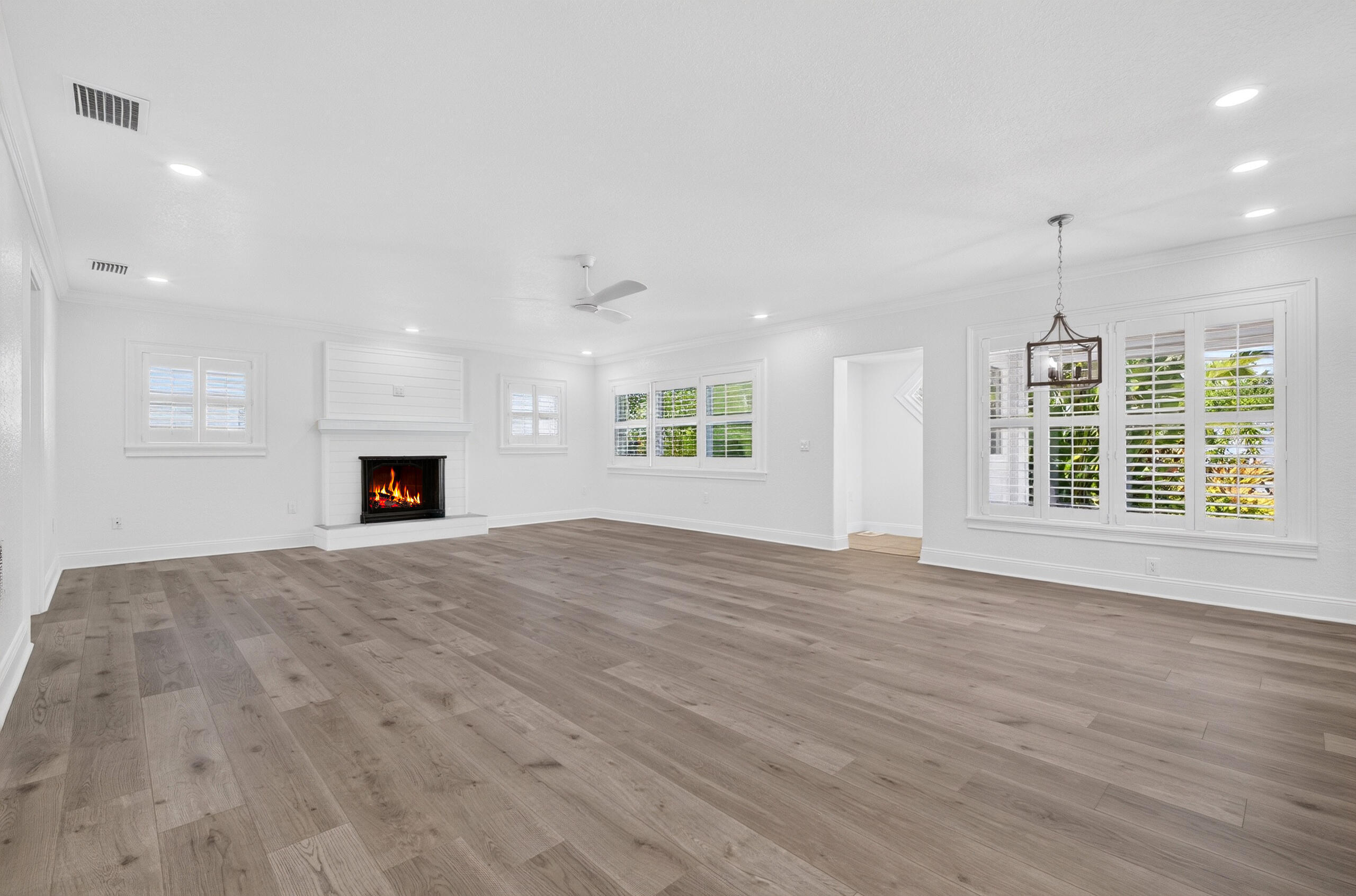 241 14th Place Property Photo 7