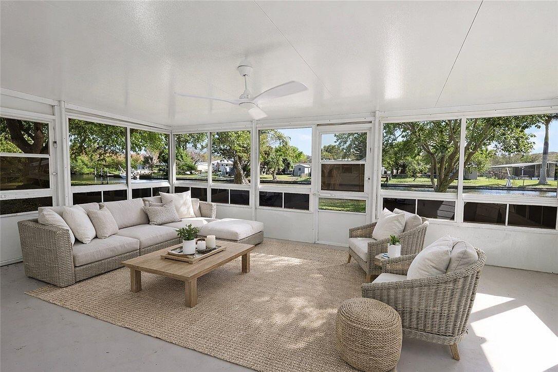 241 14th Place Property Photo 12
