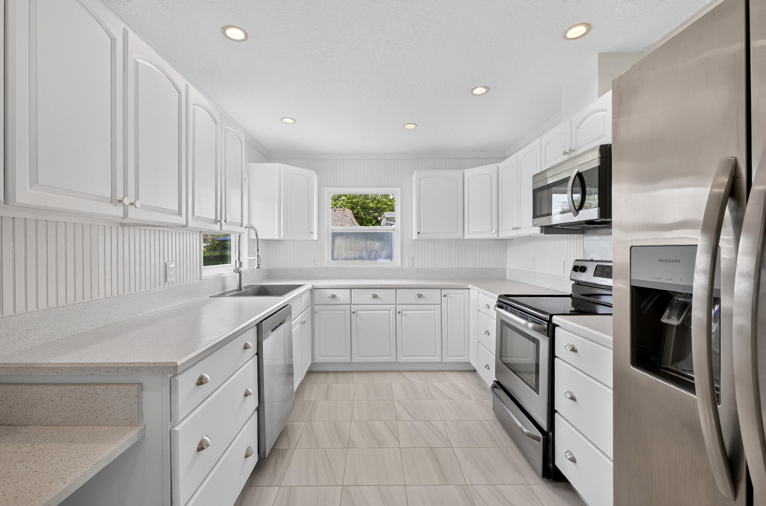 241 14th Place Property Photo 15