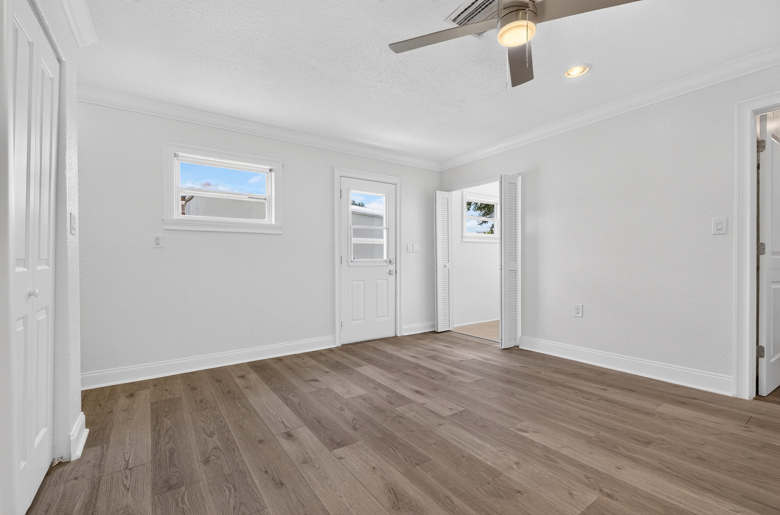 241 14th Place Property Photo 25