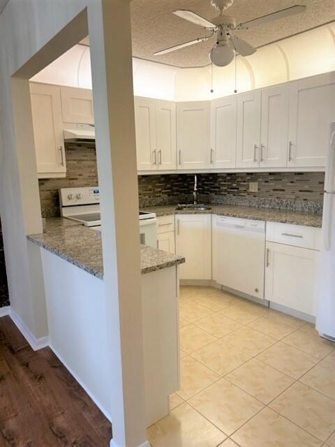441 Pine Glen Lane D-2 Property Photo 11