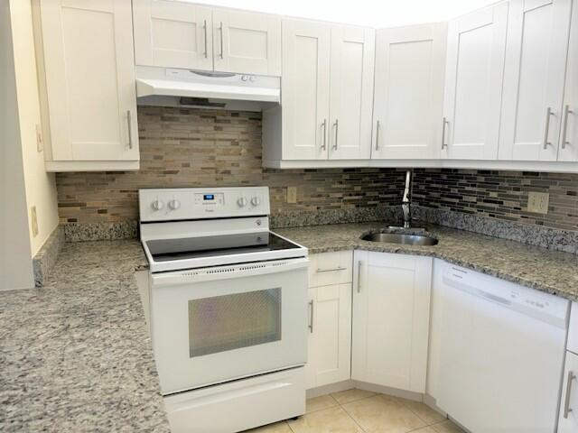 441 Pine Glen Lane D-2 Property Photo 13