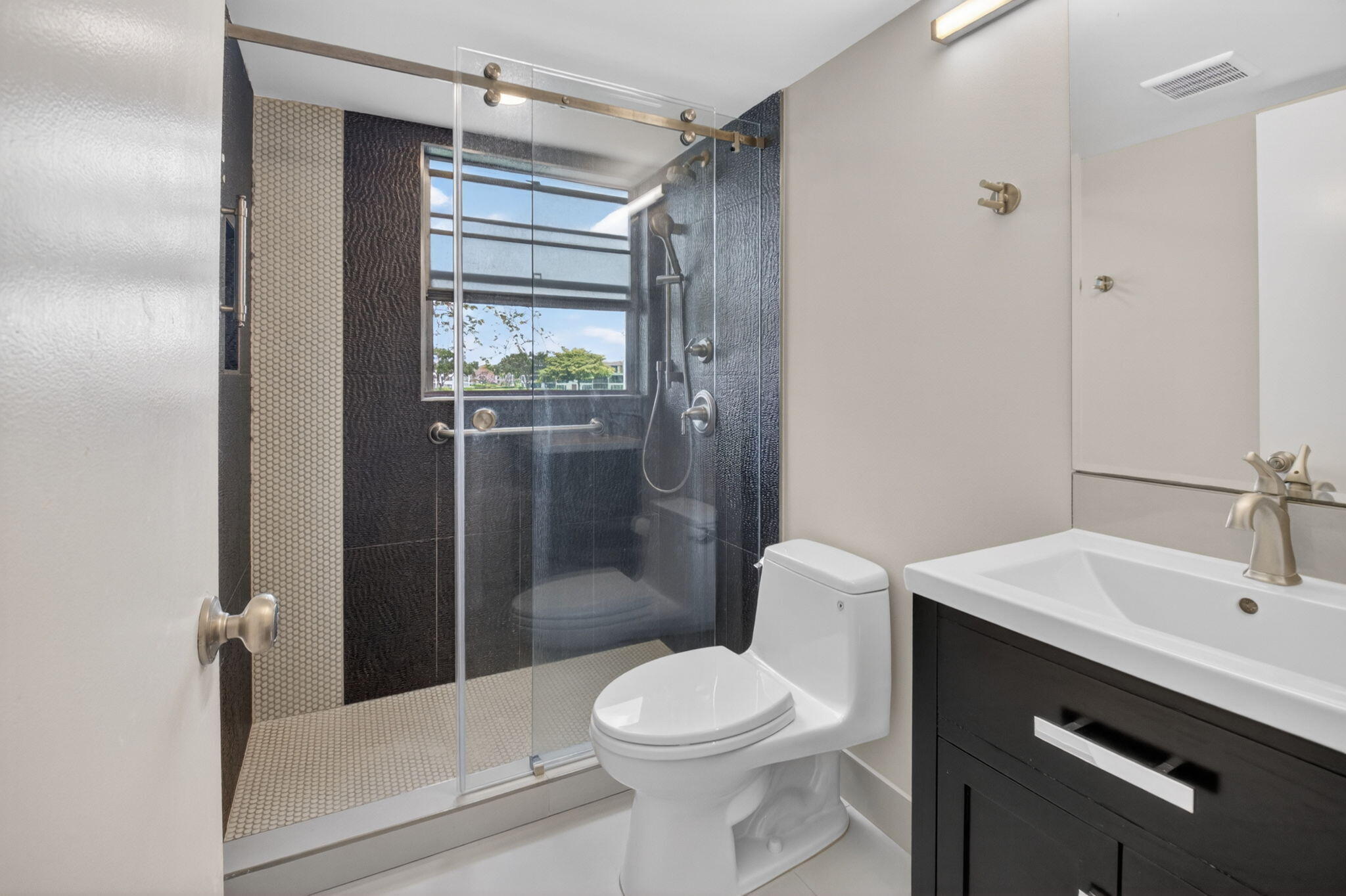 144 Fanshaw D Property Photo 24