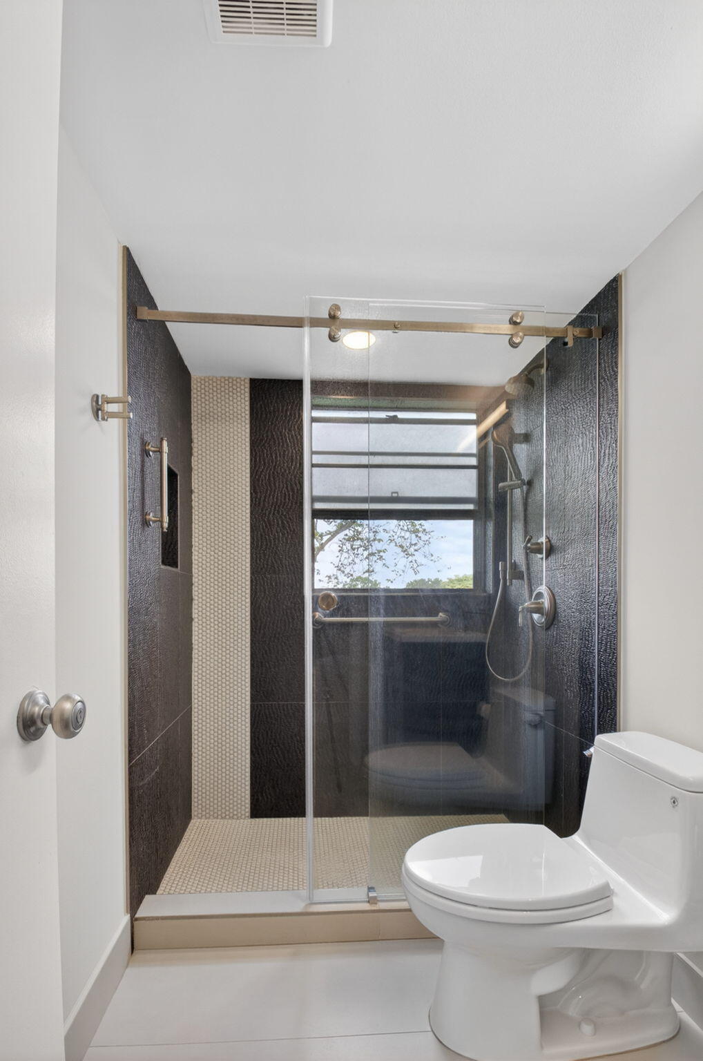 144 Fanshaw D Property Photo 27