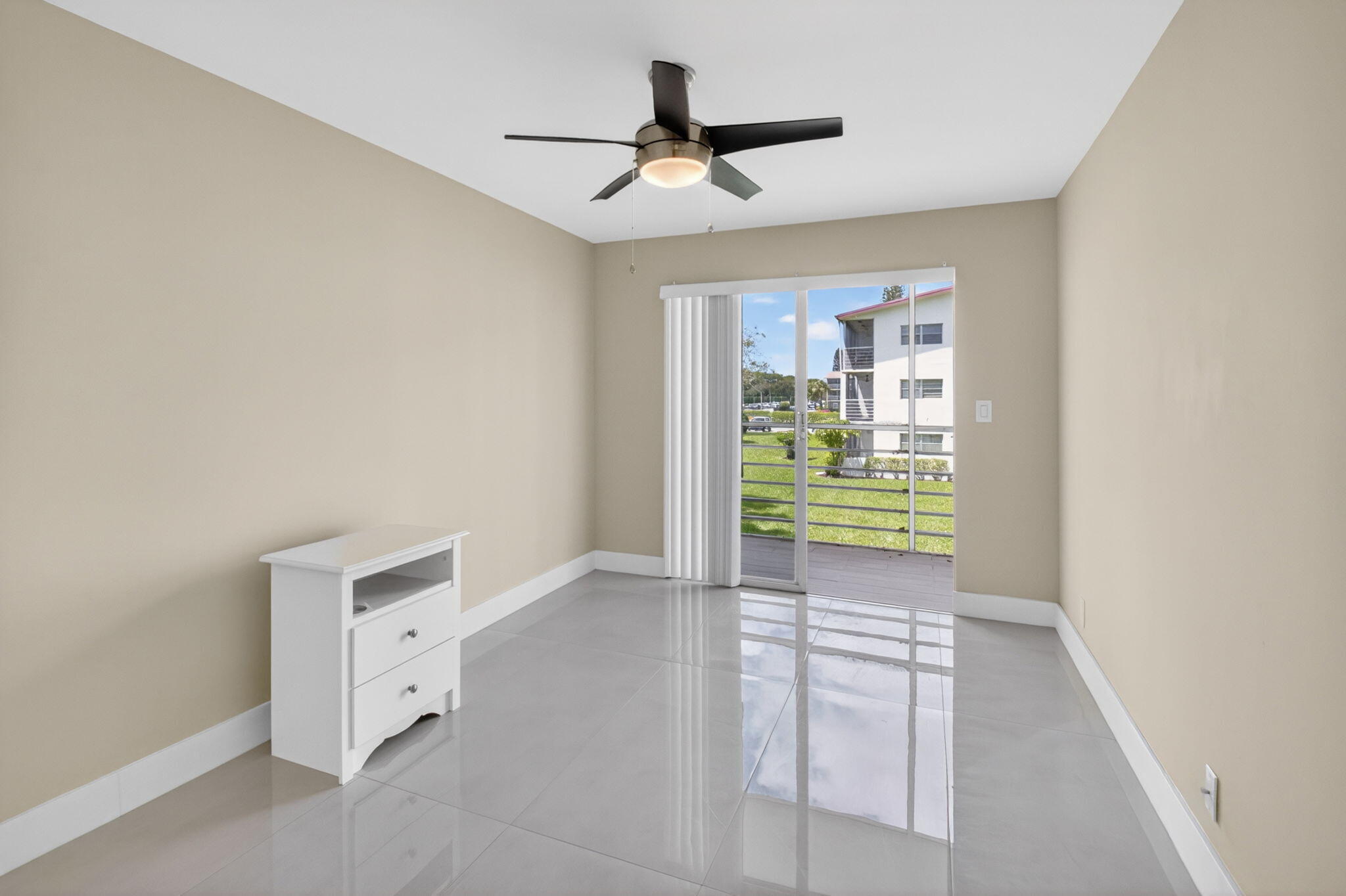 144 Fanshaw D Property Photo 35