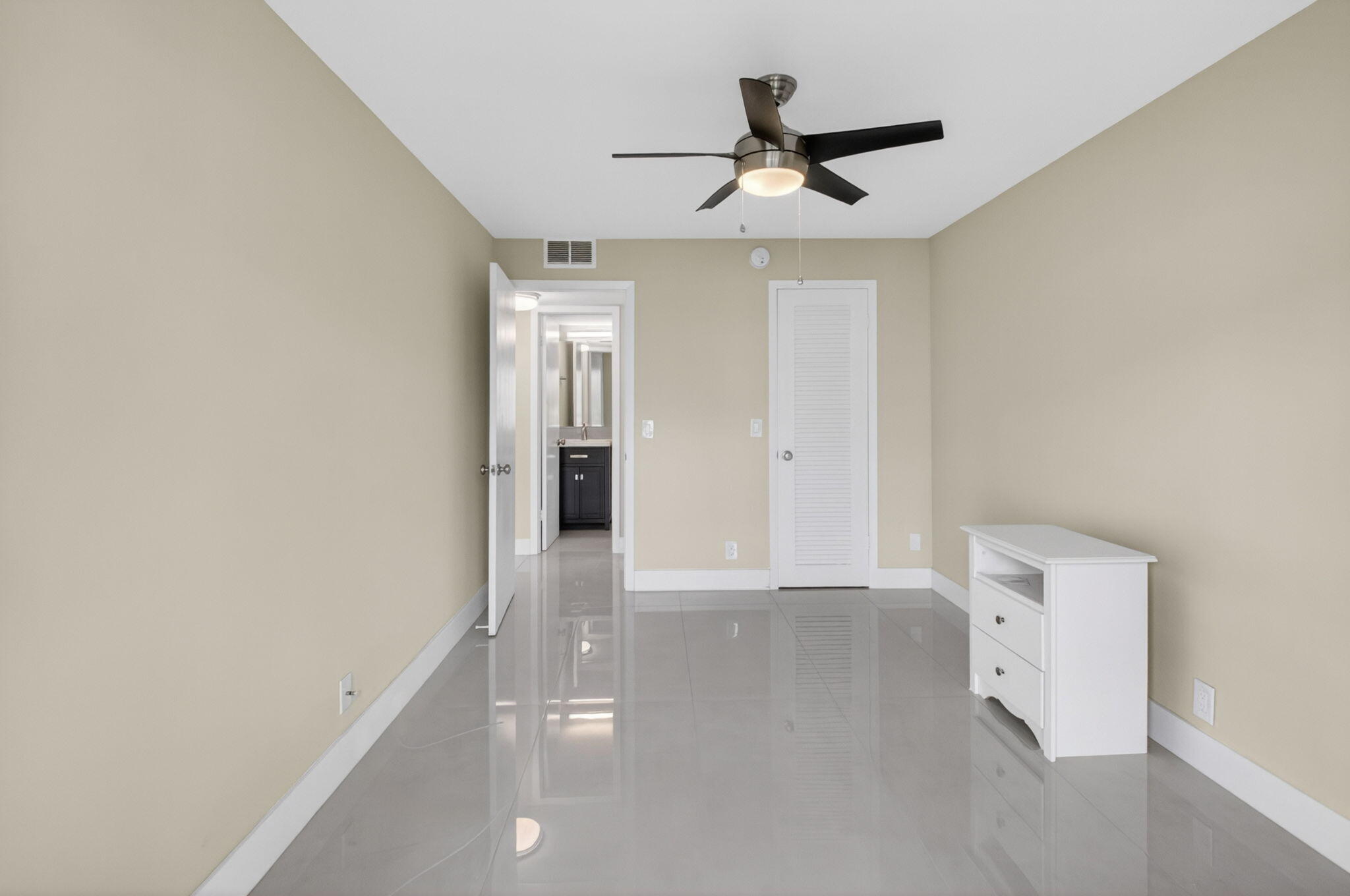 144 Fanshaw D Property Photo 40