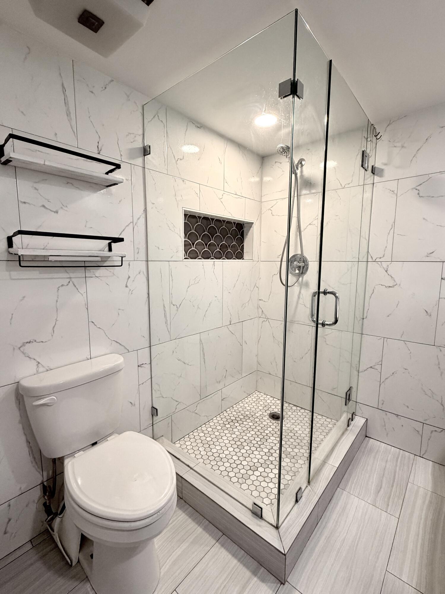 812 8th Way Property Photo 18