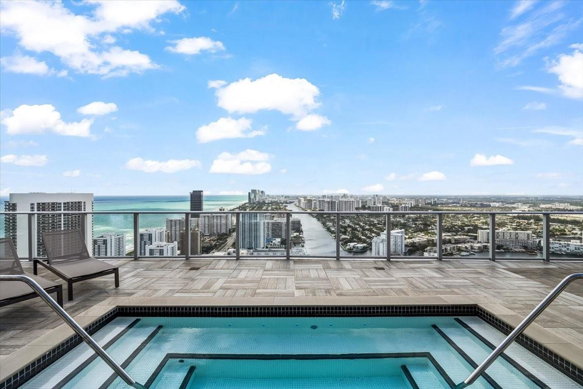 4010 S Ocean Drive R1102 Property Photo 34