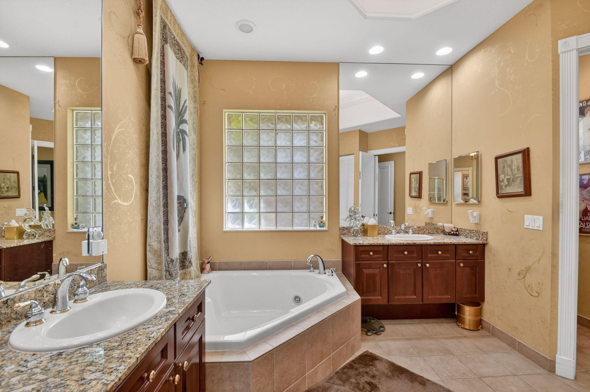3909 Netherlee Way Property Photo 25