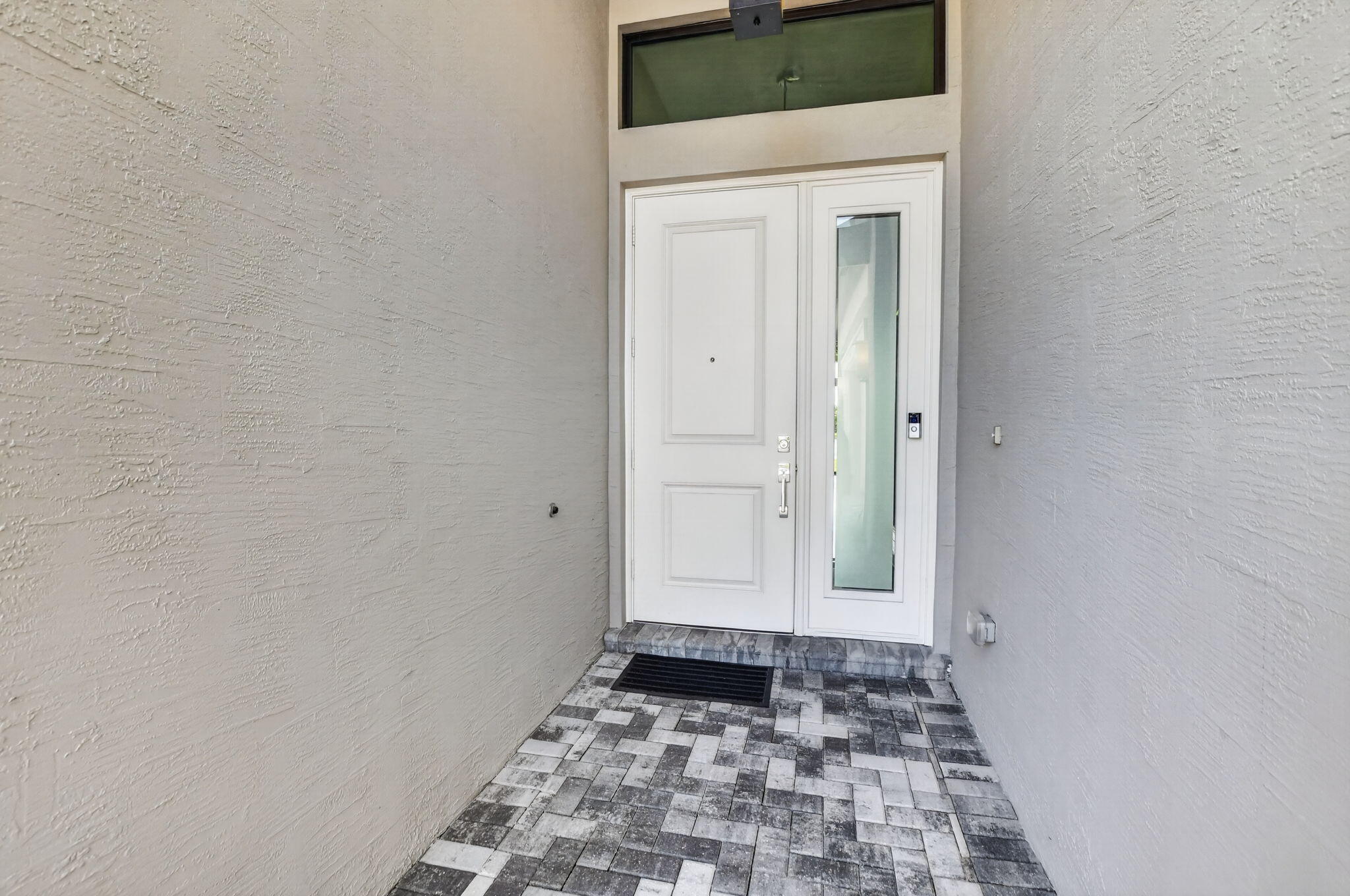 17358 Santaluce Manor Property Photo 4