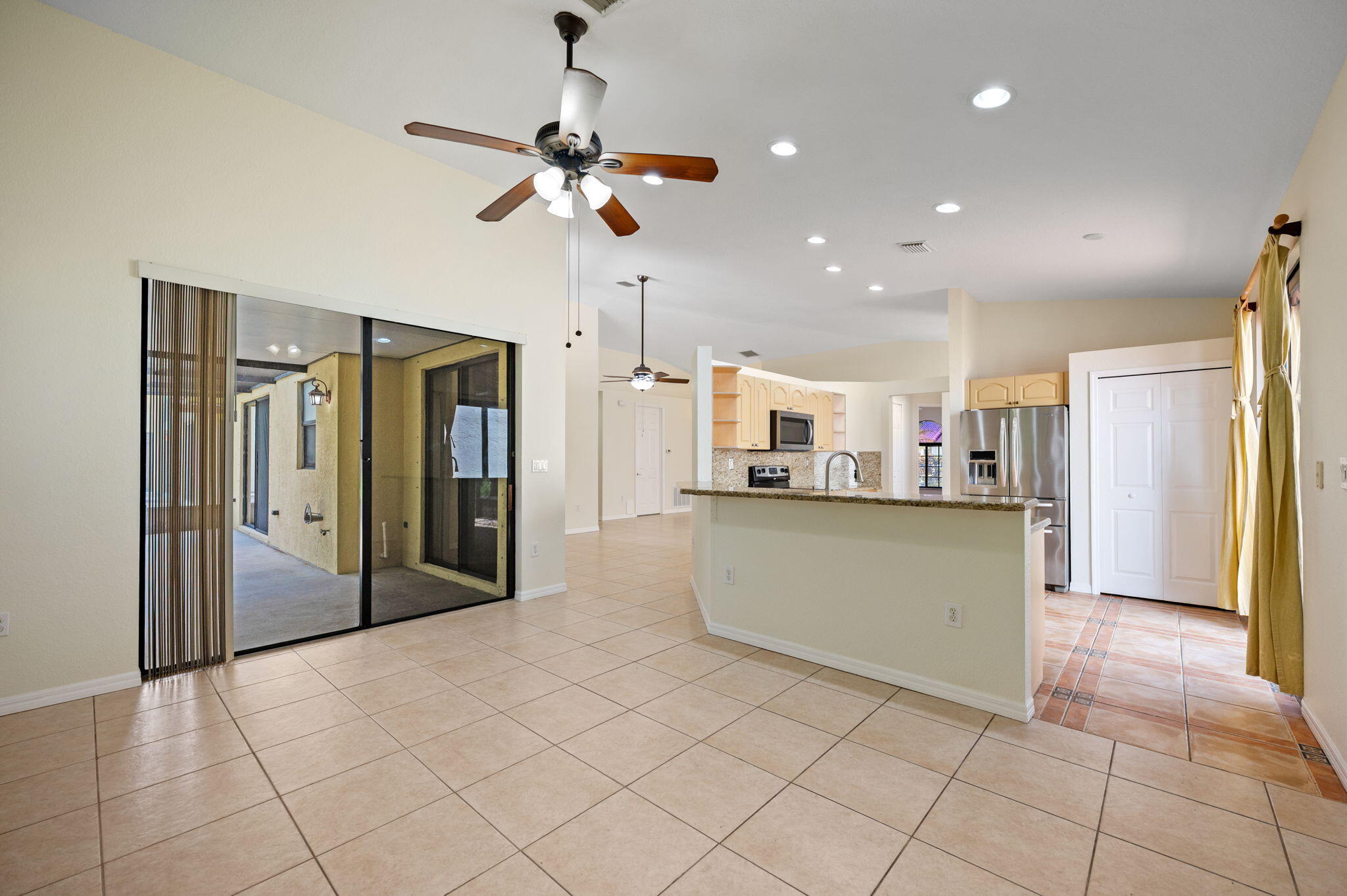 7039 Golf Pointe Circle Property Photo 9
