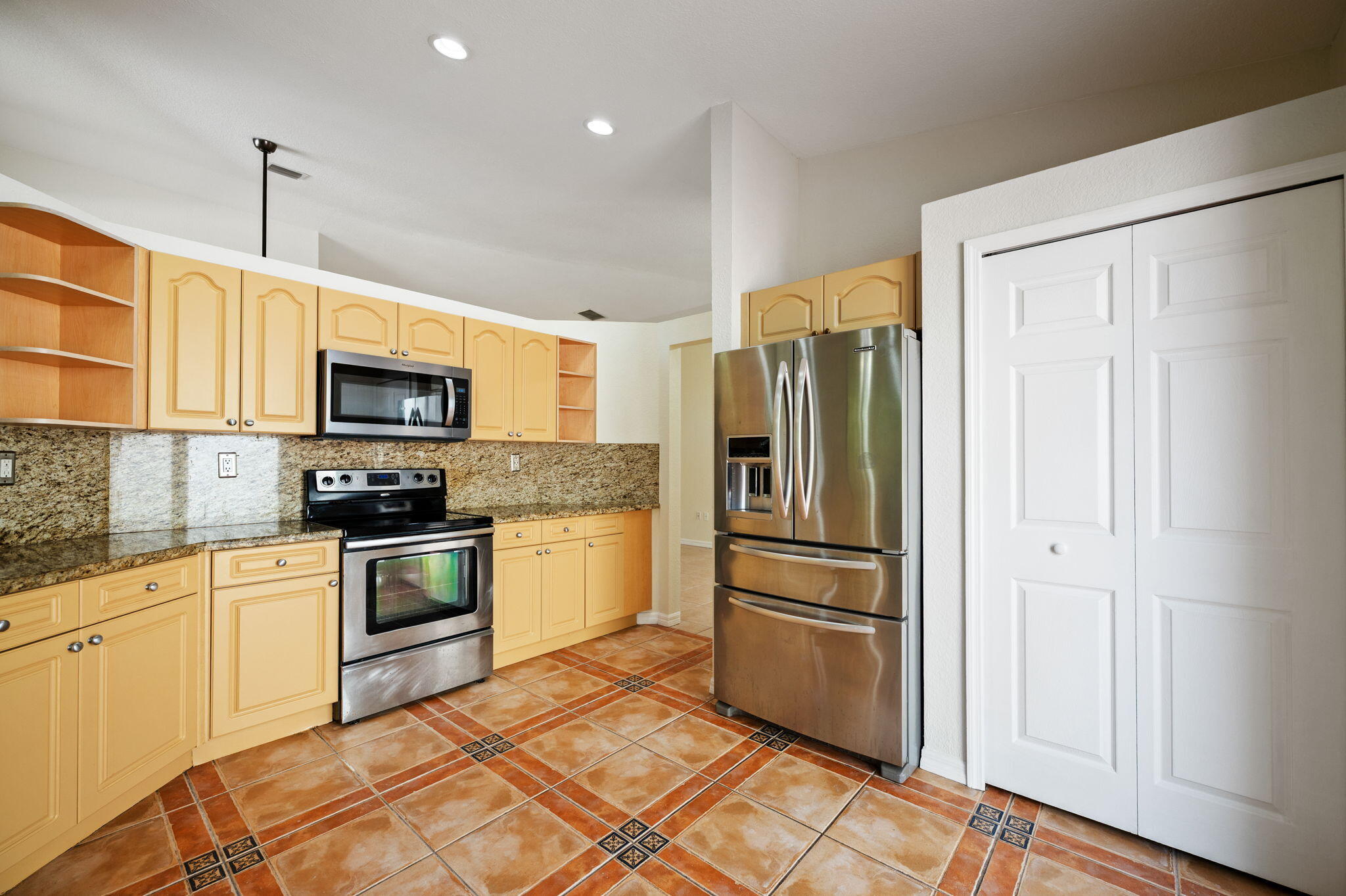 7039 Golf Pointe Circle Property Photo 10