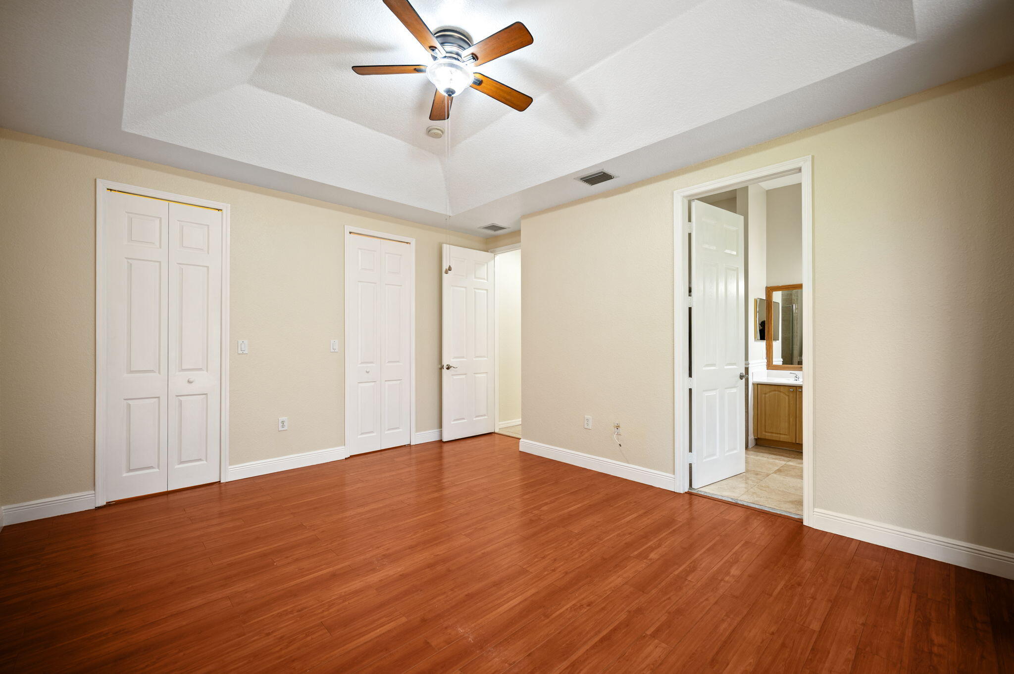 7039 Golf Pointe Circle Property Photo 14