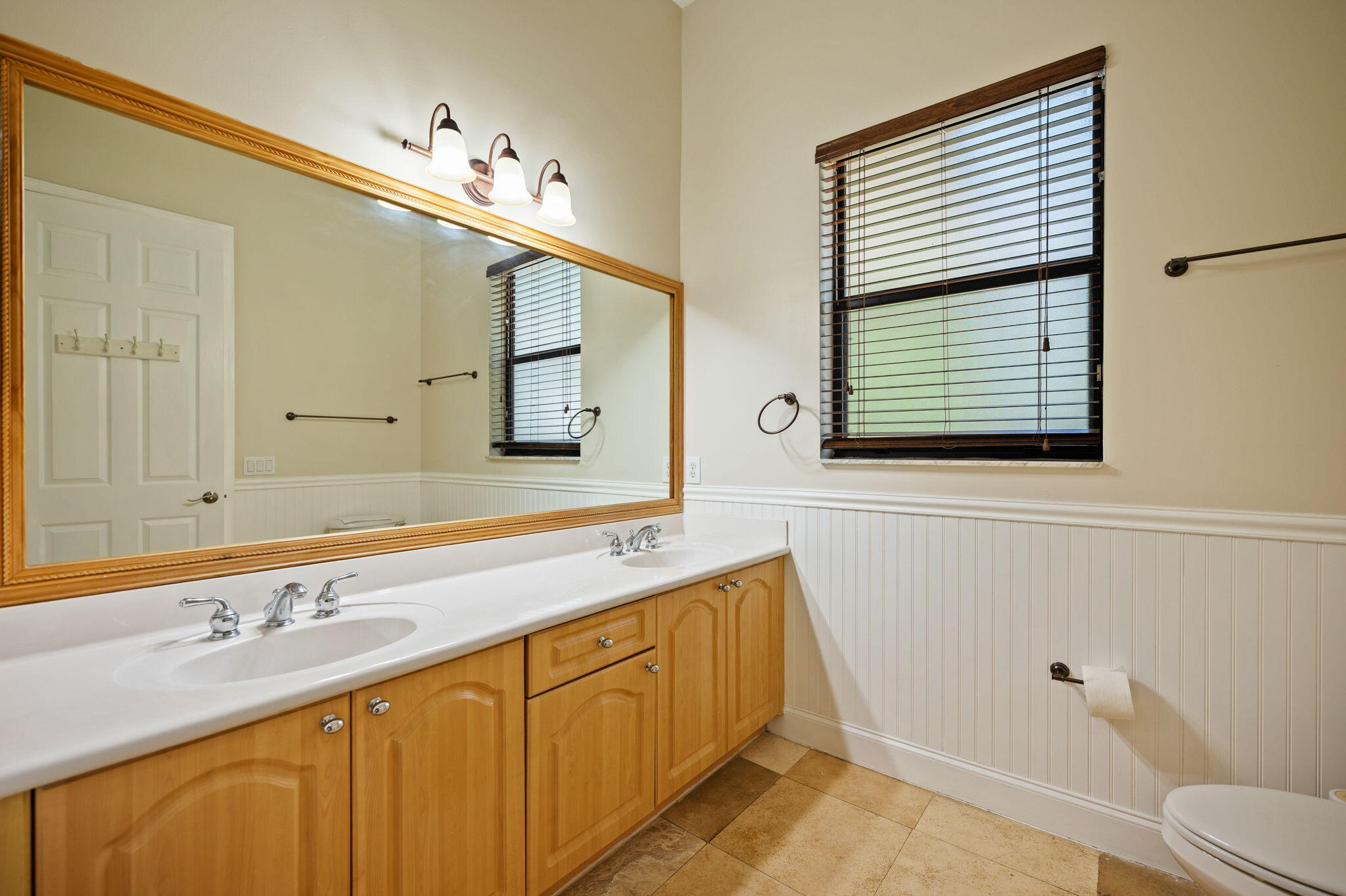 7039 Golf Pointe Circle Property Photo 16