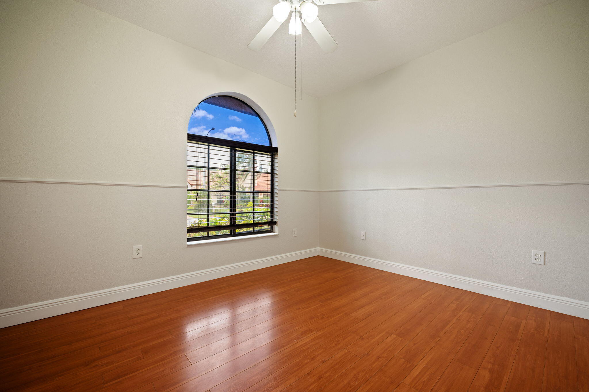 7039 Golf Pointe Circle Property Photo 17