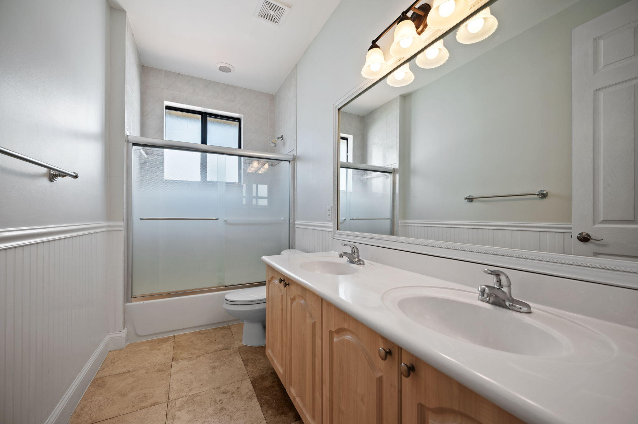 7039 Golf Pointe Circle Property Photo 21