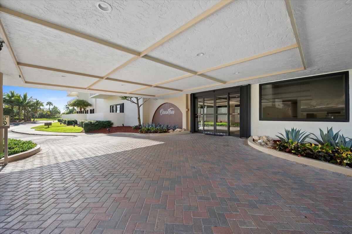 3400 N Ocean Drive 1806 Property Photo 37