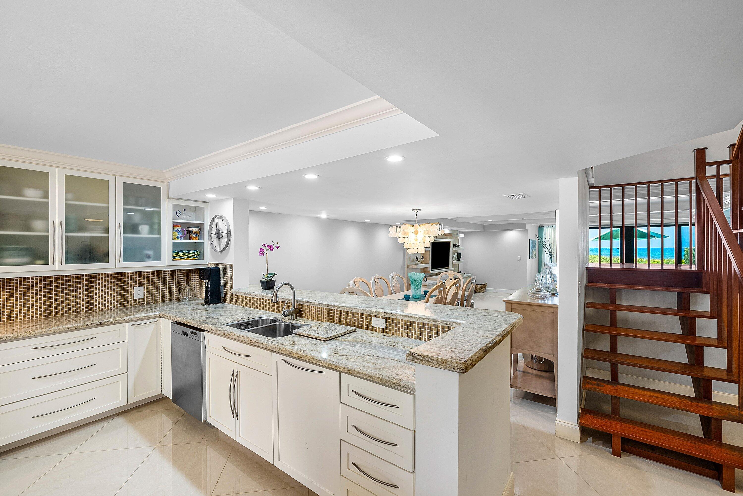 2155 S Ocean Boulevard 7 Property Photo 18