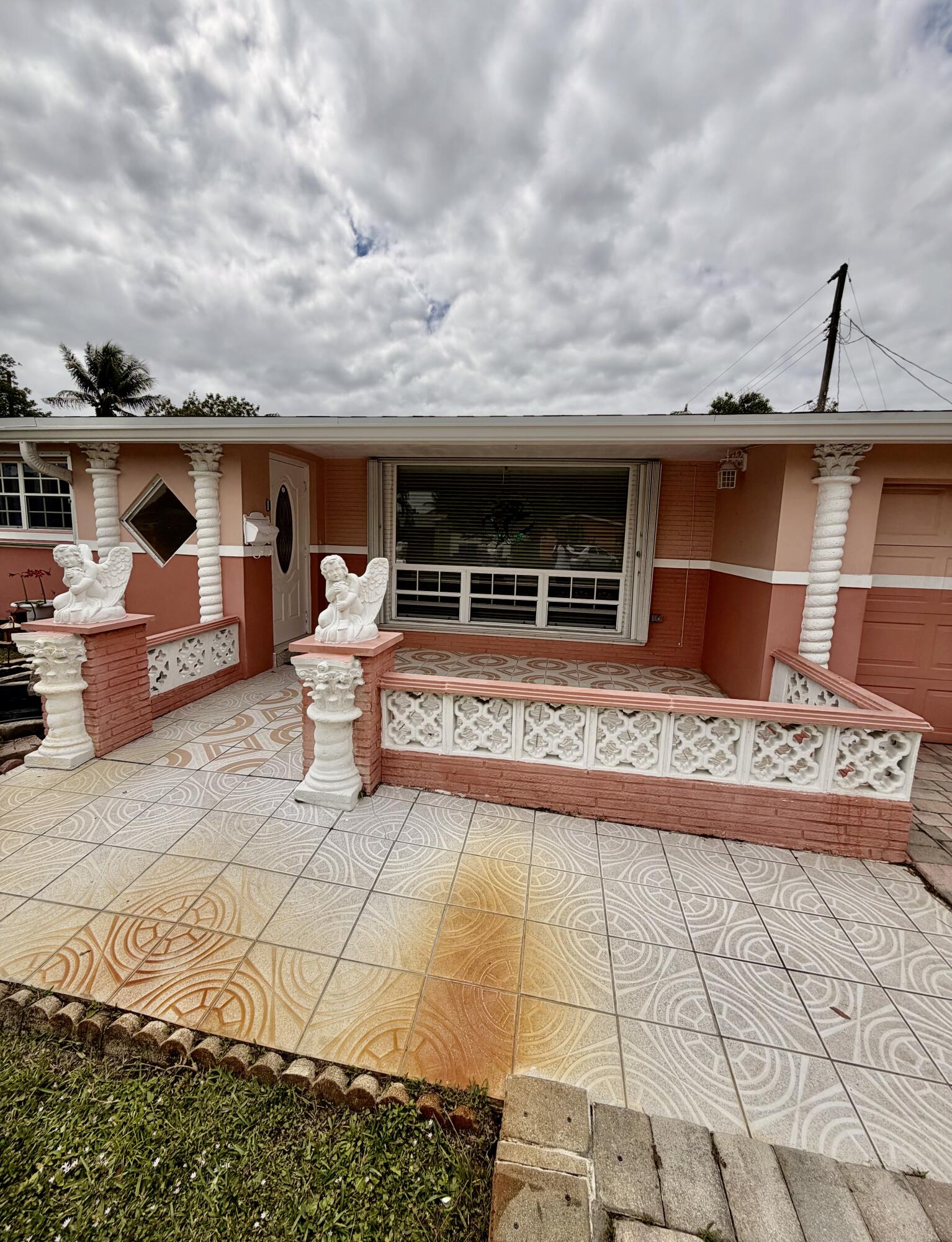 7648 Alhambra Boulevard Property Photo 2