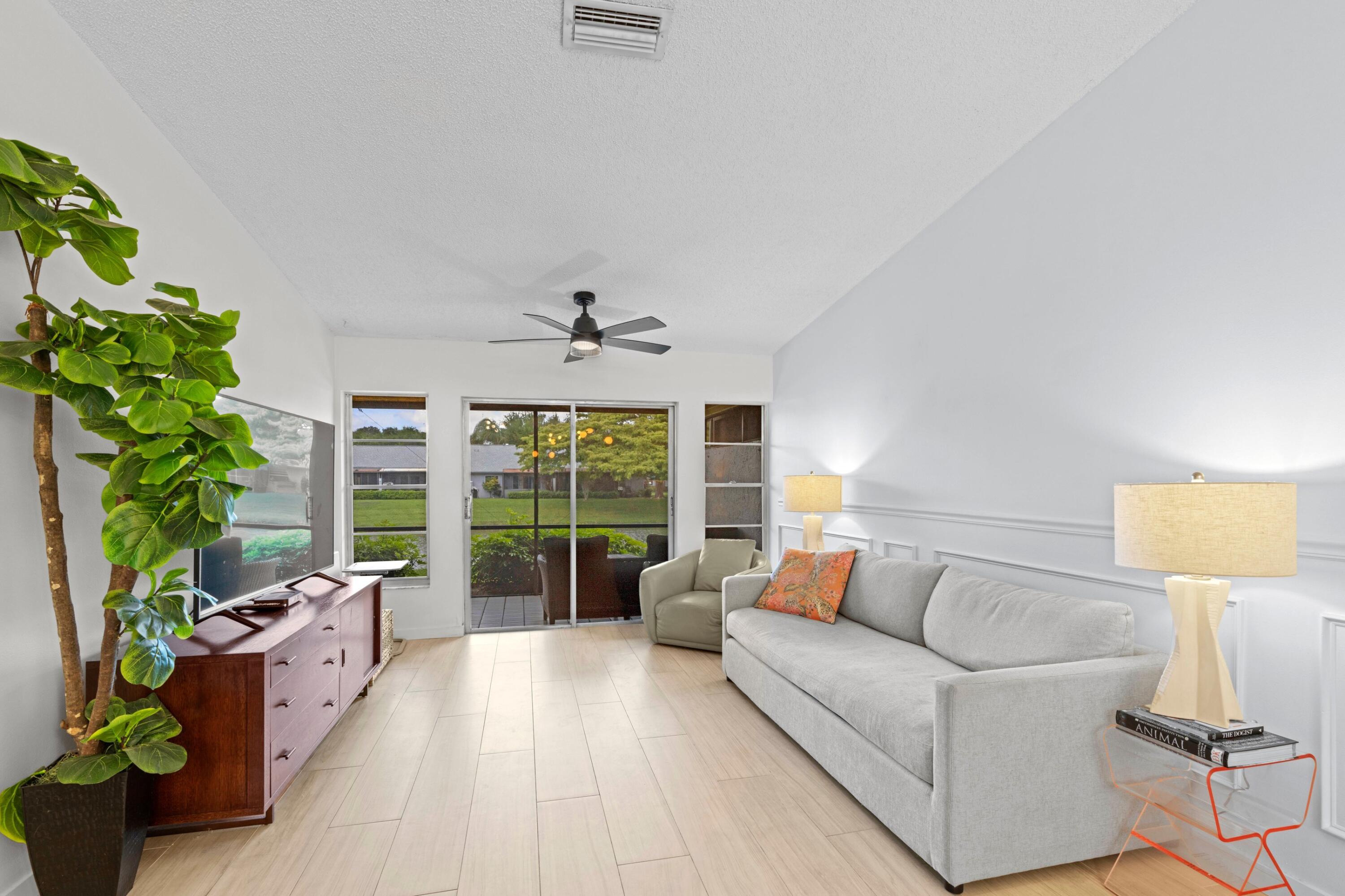 8955 Windtree Street C Property Photo 4