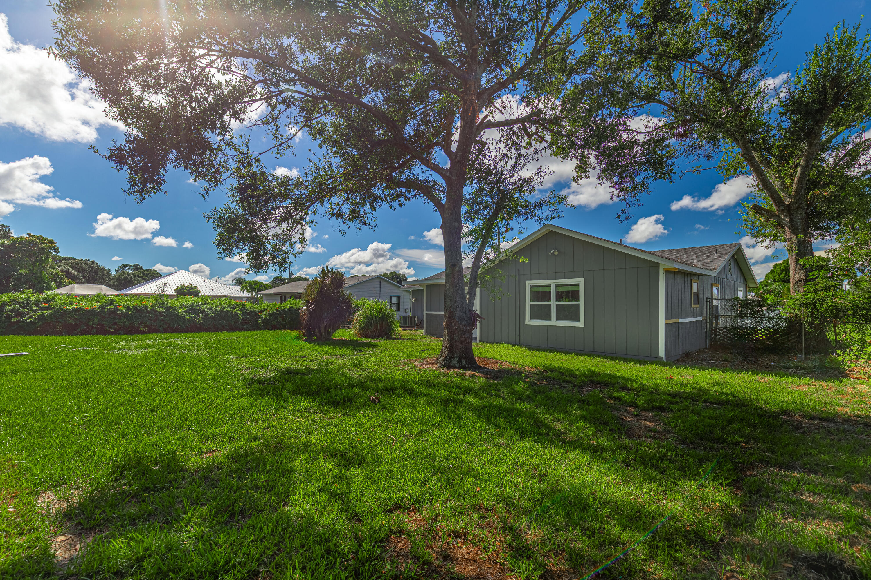 1809 Sw Capehart Avenue Property Photo 7