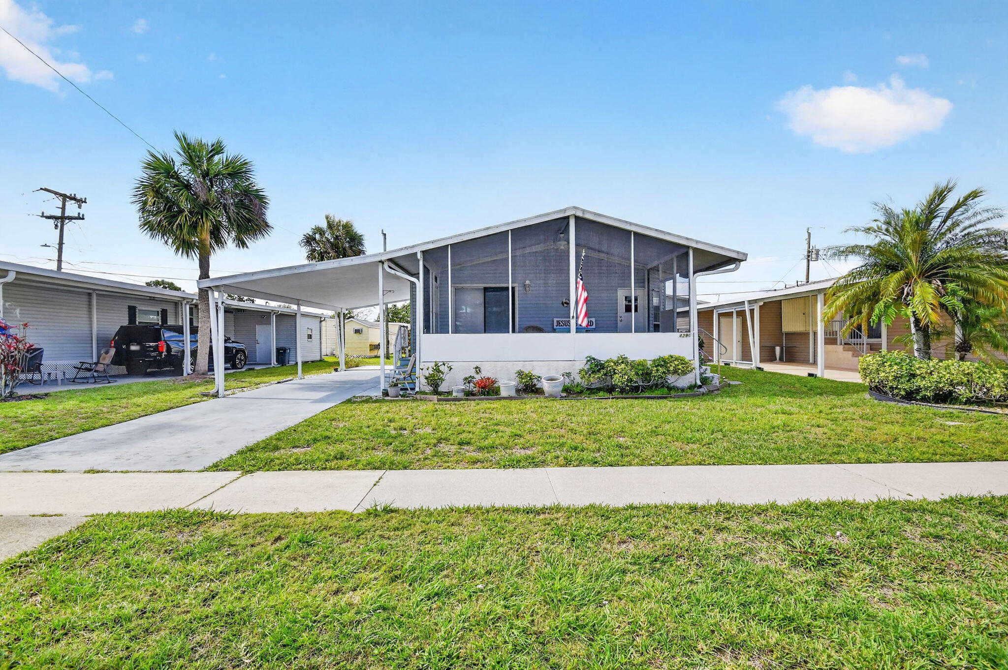 4290 Meadow View Drive Property Photo 1