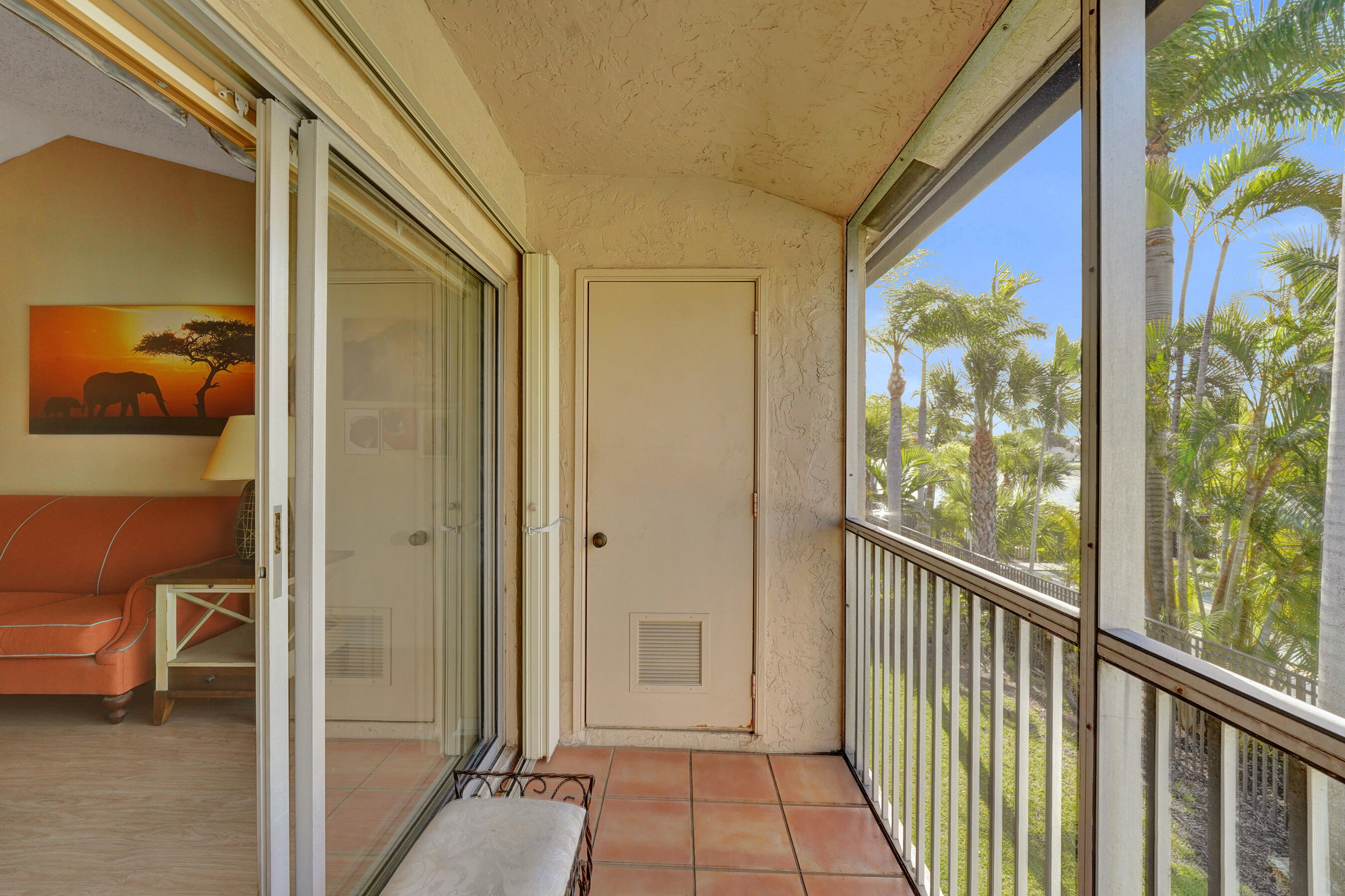 5531 Lakeside Drive 202 Property Photo 12