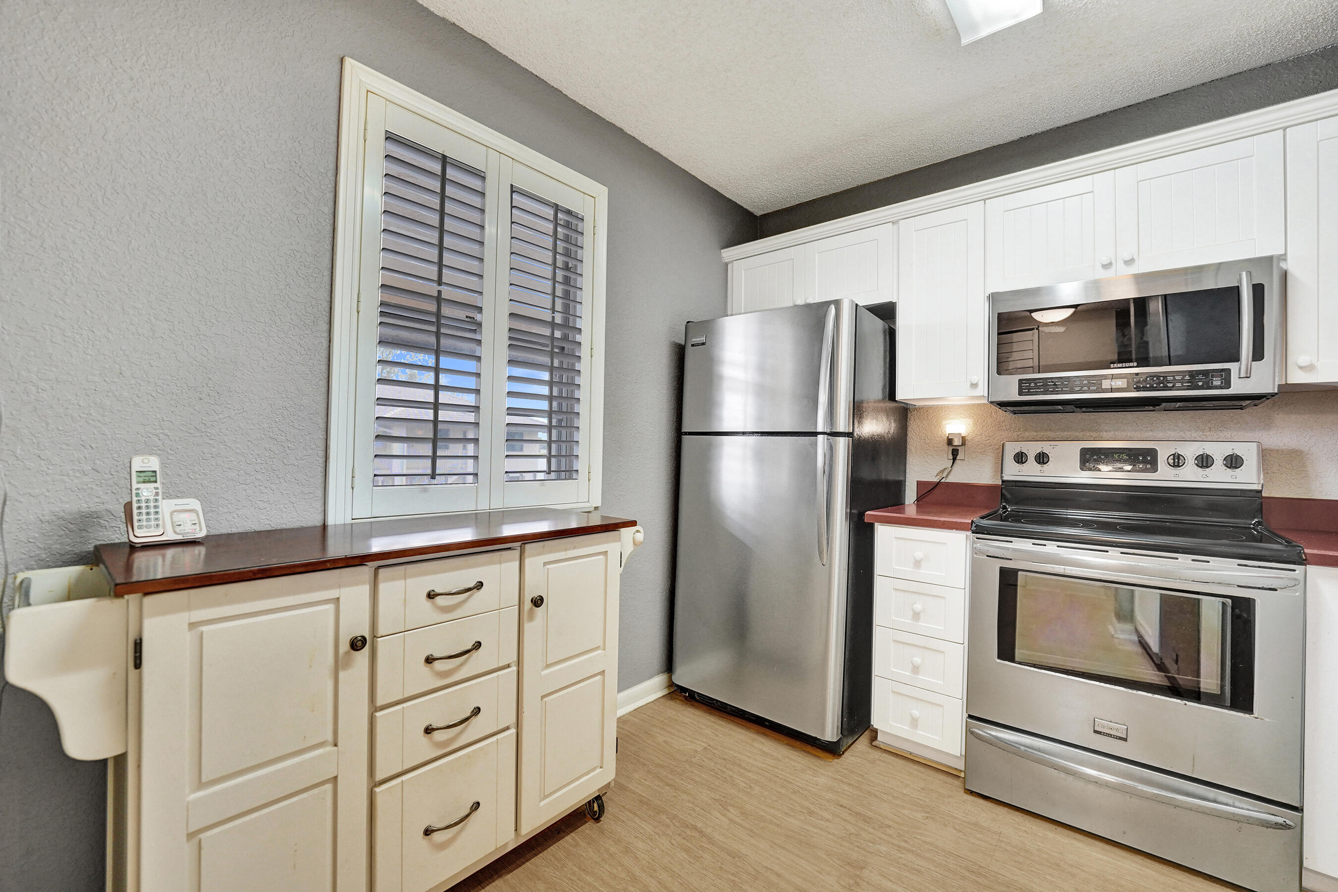 5531 Lakeside Drive 202 Property Photo 22