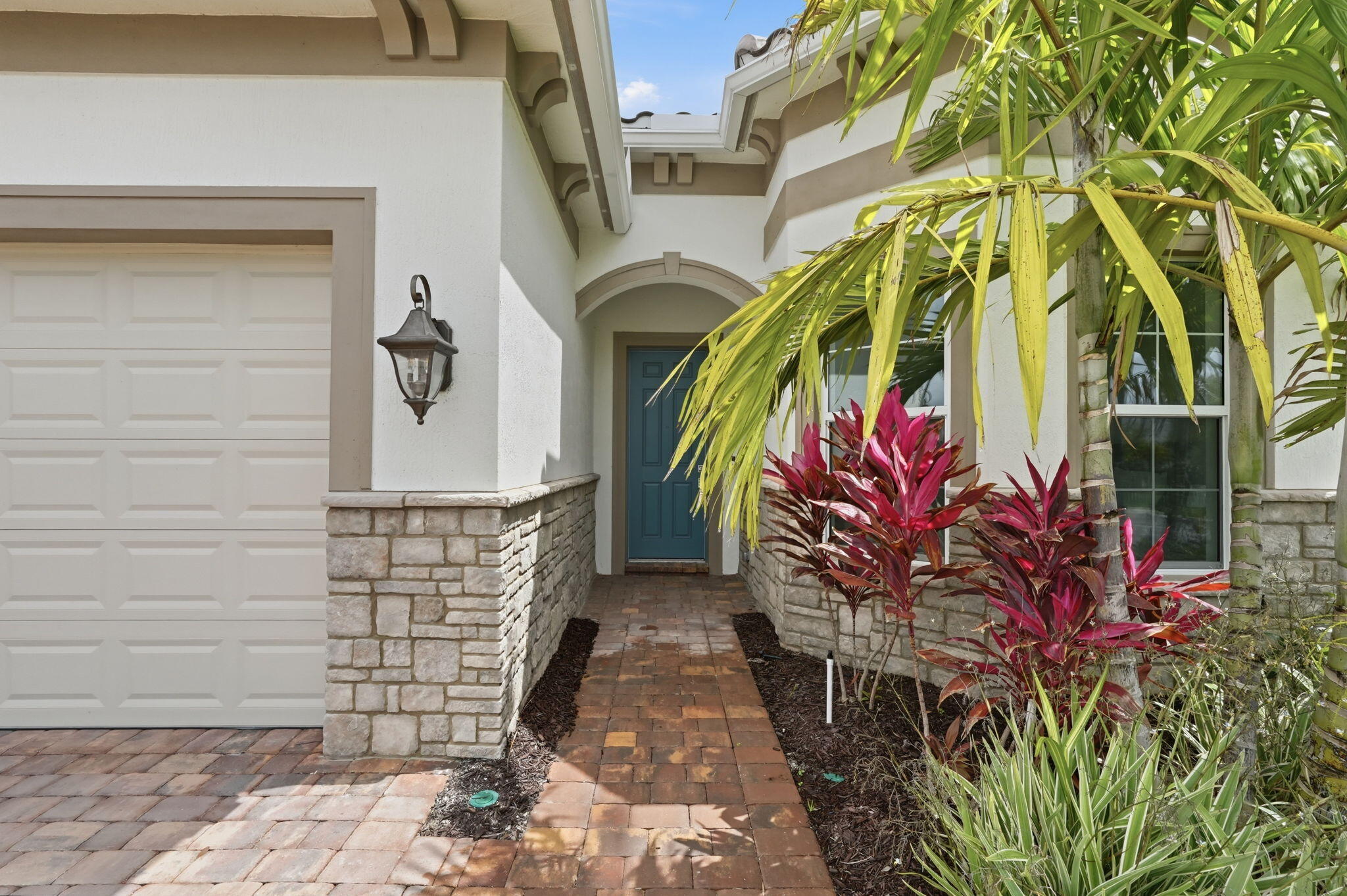 10550 Northbrook Circle Property Photo 2