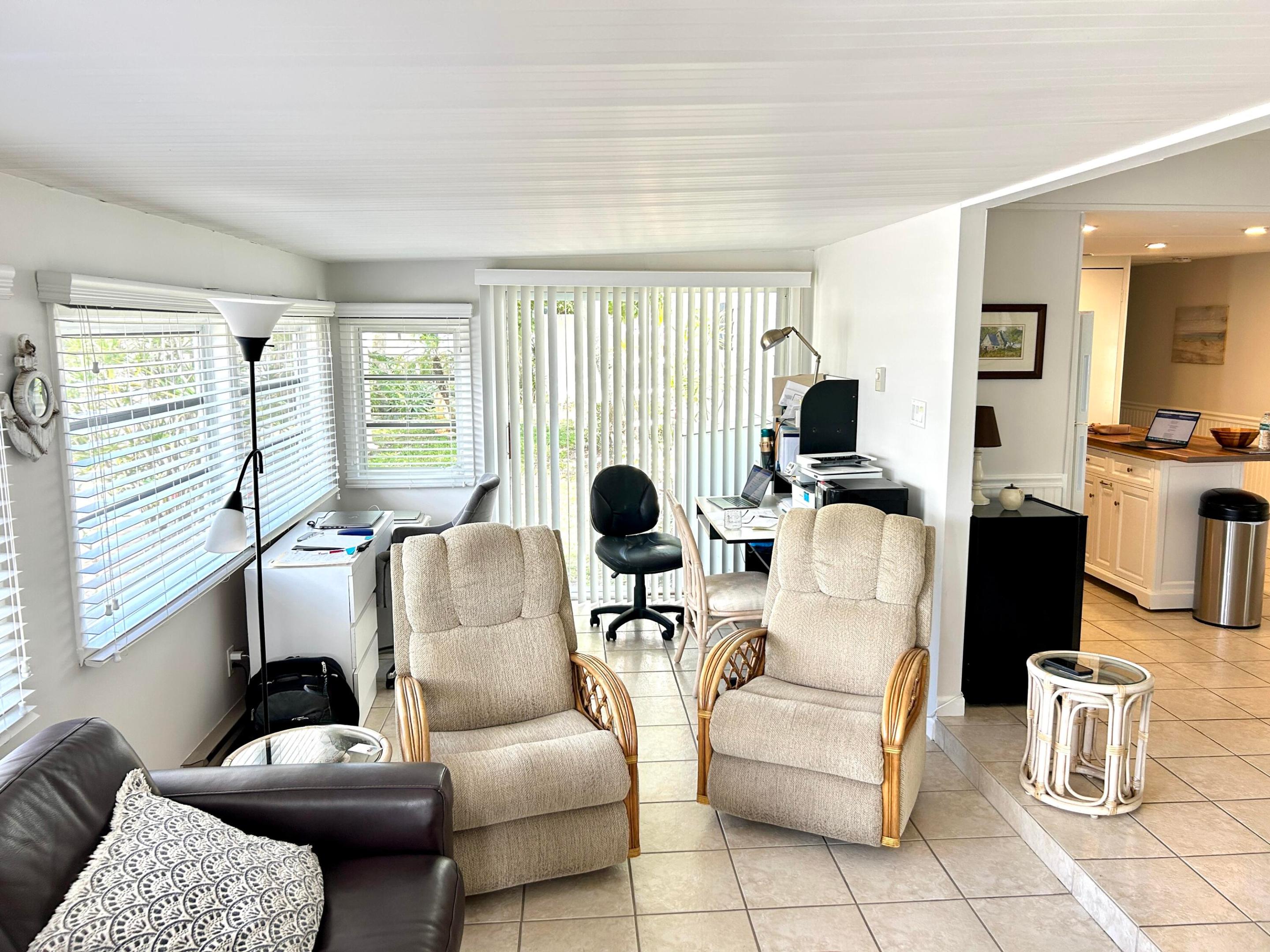312 Hibiscus Drive Property Photo 7
