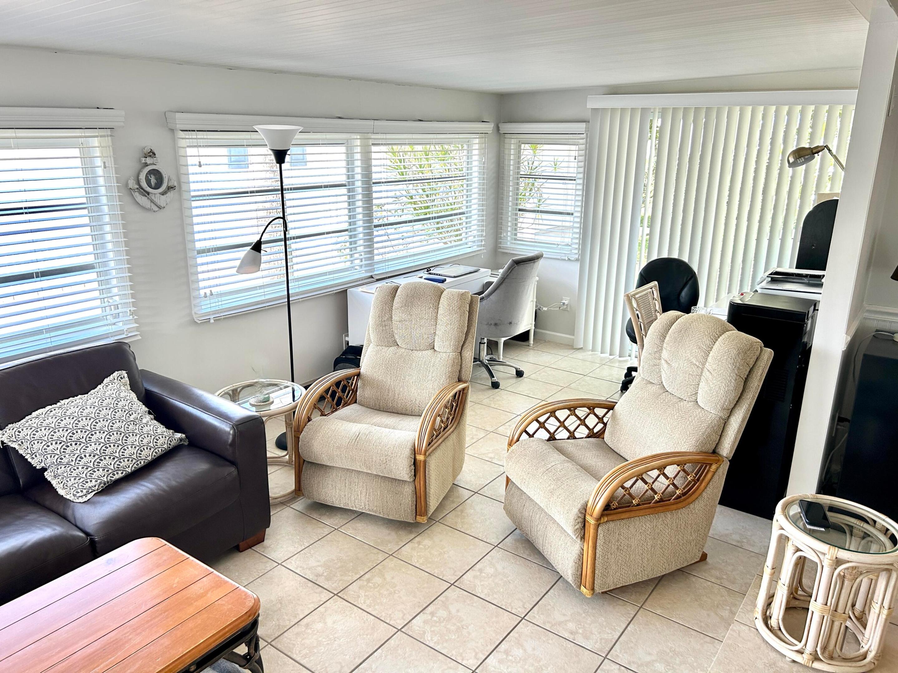 312 Hibiscus Drive Property Photo 8
